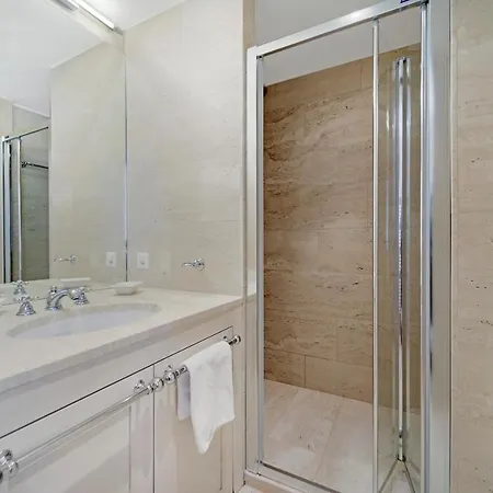 Loga Elegance Skyline 1 - *